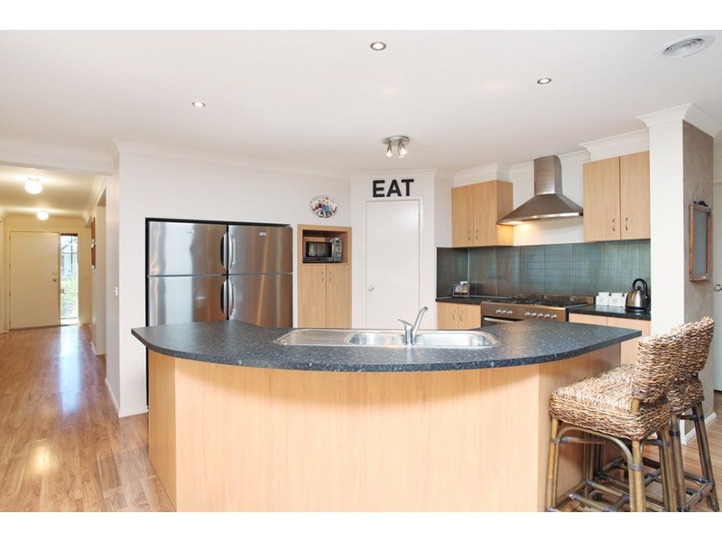 8 Diana Drive, Werribee VIC 3030