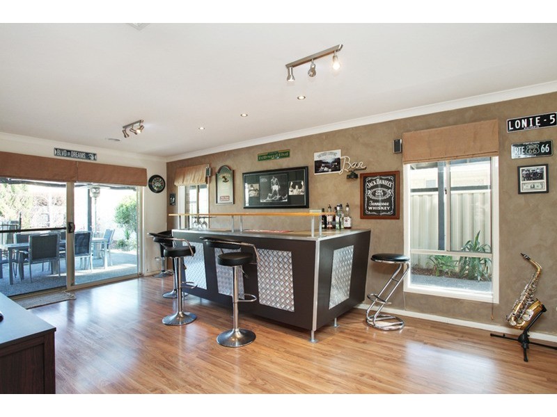 8 Diana Drive, Werribee VIC 3030