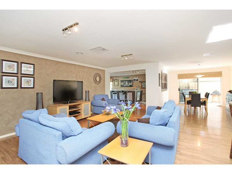 8 Diana Drive, Werribee VIC 3030