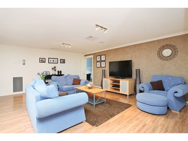 8 Diana Drive, Werribee VIC 3030