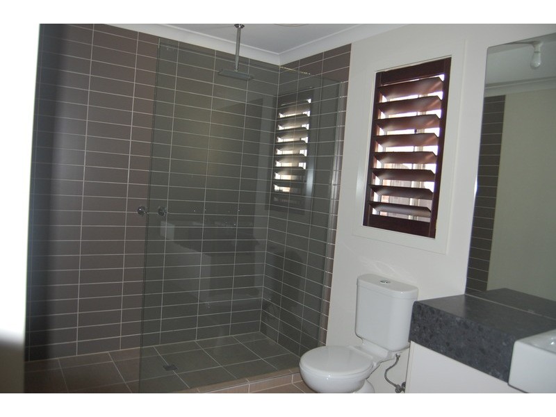 11 Breasly Park Way, Point Cook VIC 3030