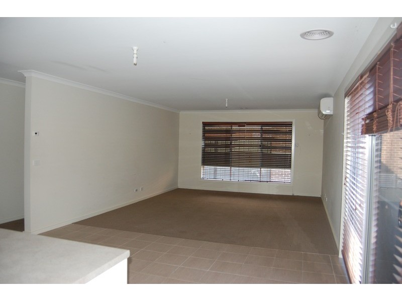 11 Breasly Park Way, Point Cook VIC 3030