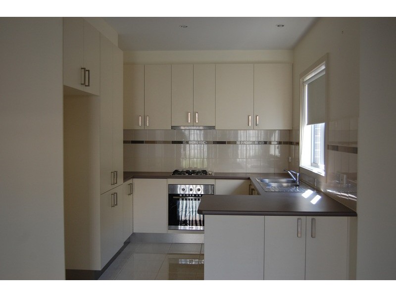 2/61 Henry Drive, Altona Meadows VIC 3028