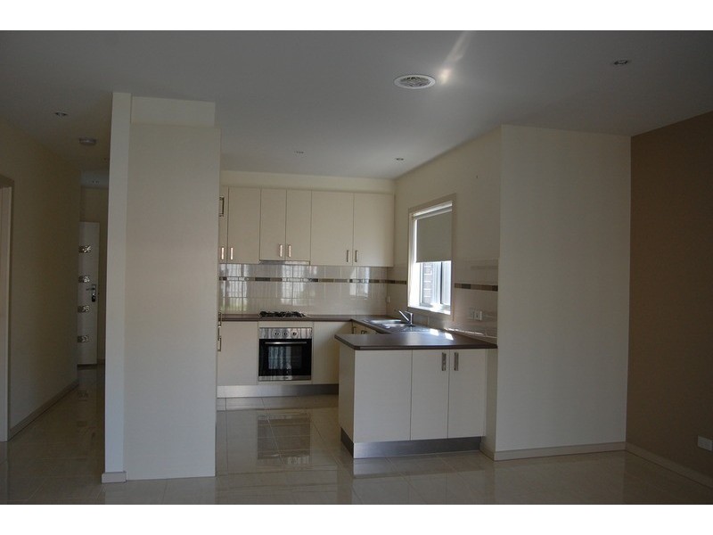 2/61 Henry Drive, Altona Meadows VIC 3028