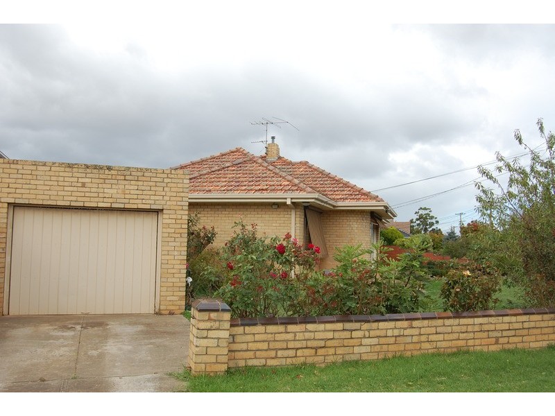 1 Dixon  Avenue, Werribee VIC 3030