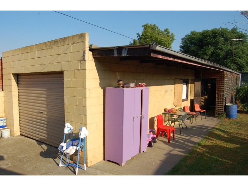 2 Willow Street, Werribee VIC 3030