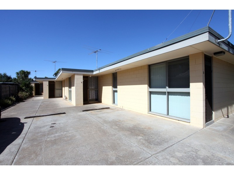 4/4 Tyrone Street, Werribee VIC 3030
