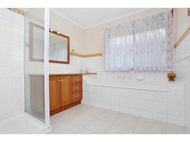 27 Frances Browne Way, Tarneit VIC 3029