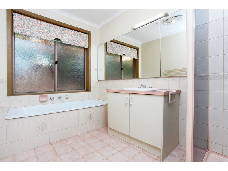 33 Hastings Avenue, Hoppers Crossing VIC 3029