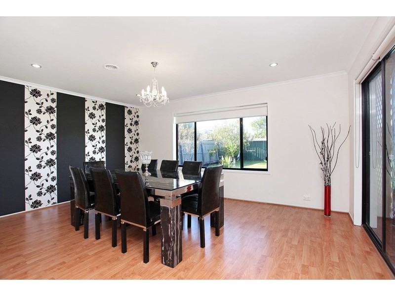 105 Birchwood Boulevard, Hoppers Crossing VIC 3029