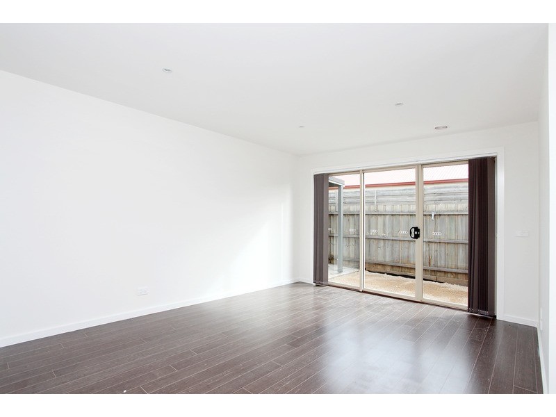 2/66 Rowes Road, Werribee VIC 3030