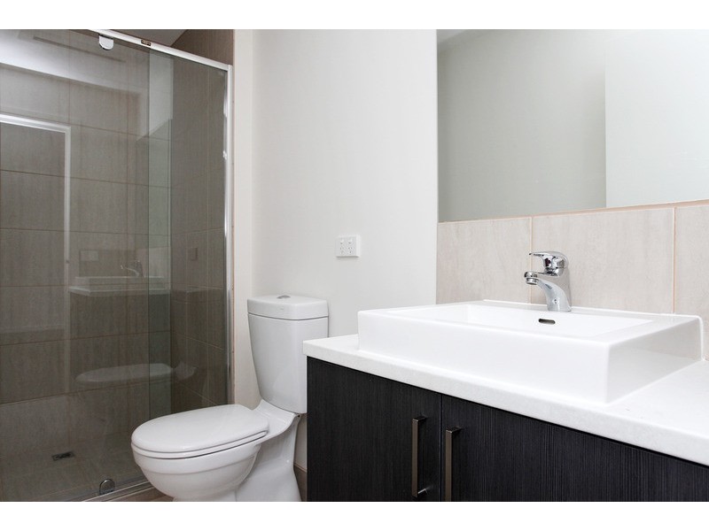 2/66 Rowes Road, Werribee VIC 3030