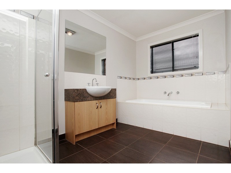 1 Bradley Grove, Tarneit VIC 3029