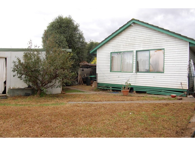 15 Golden Avenue, Werribee VIC 3030