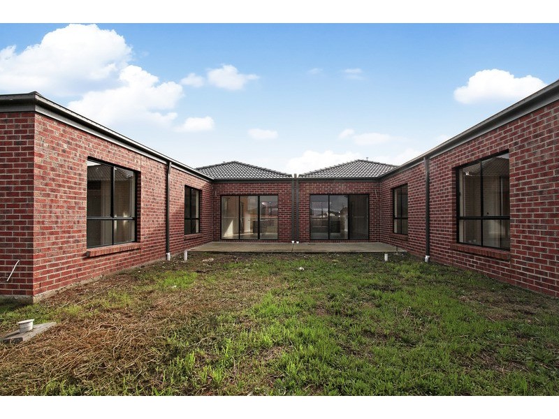 Units 1 & 2/9 McDougall Place & Unit 2/15 McDougall Place, Truganina VIC 3029
