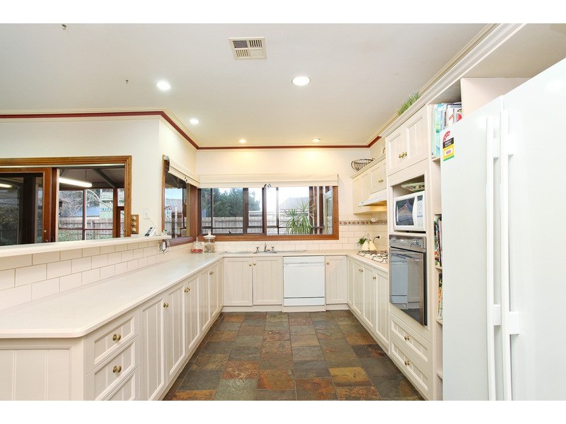 6 Calvo Court, Werribee VIC 3030