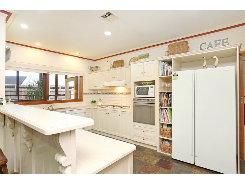 6 Calvo Court, Werribee VIC 3030