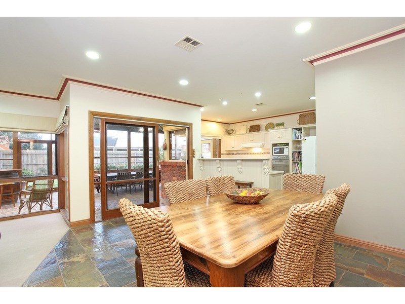 6 Calvo Court, Werribee VIC 3030