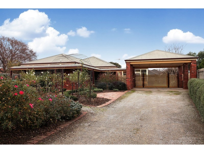 6 Calvo Court, Werribee VIC 3030