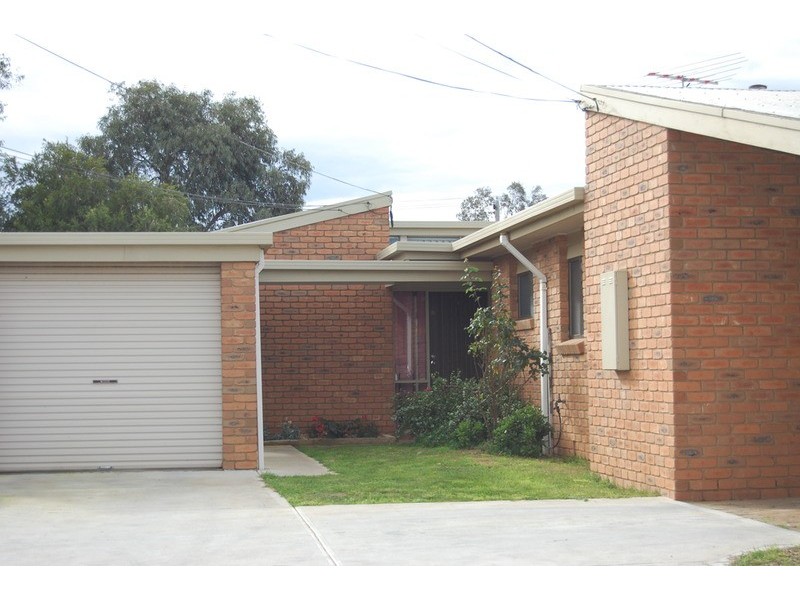 1/4 Legana Court, Werribee VIC 3030