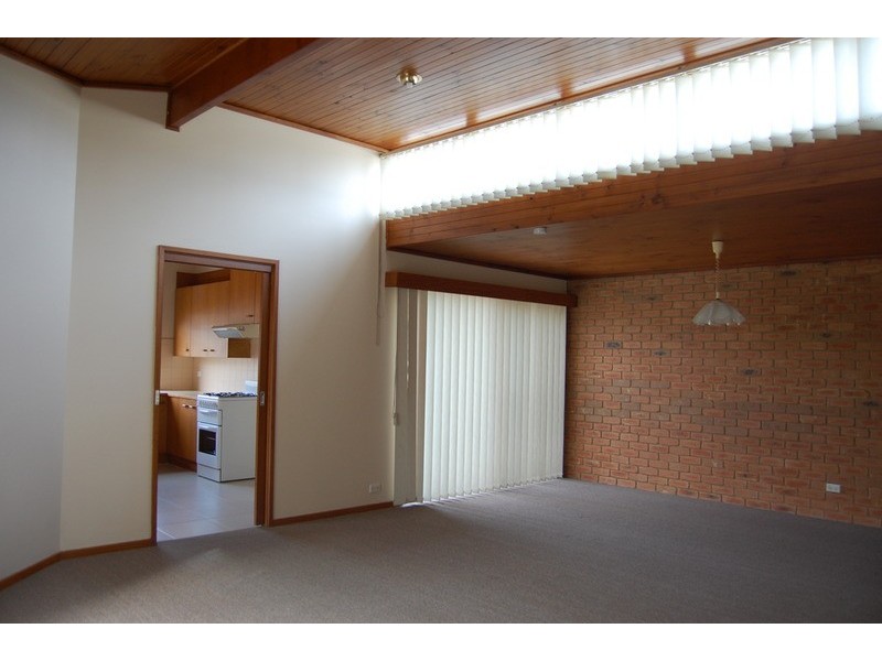 1/4 Legana Court, Werribee VIC 3030