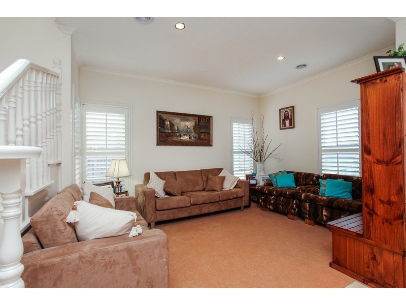 27 Rose Grange Boulevard, Tarneit VIC 3029