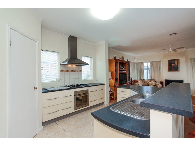 27 Rose Grange Boulevard, Tarneit VIC 3029