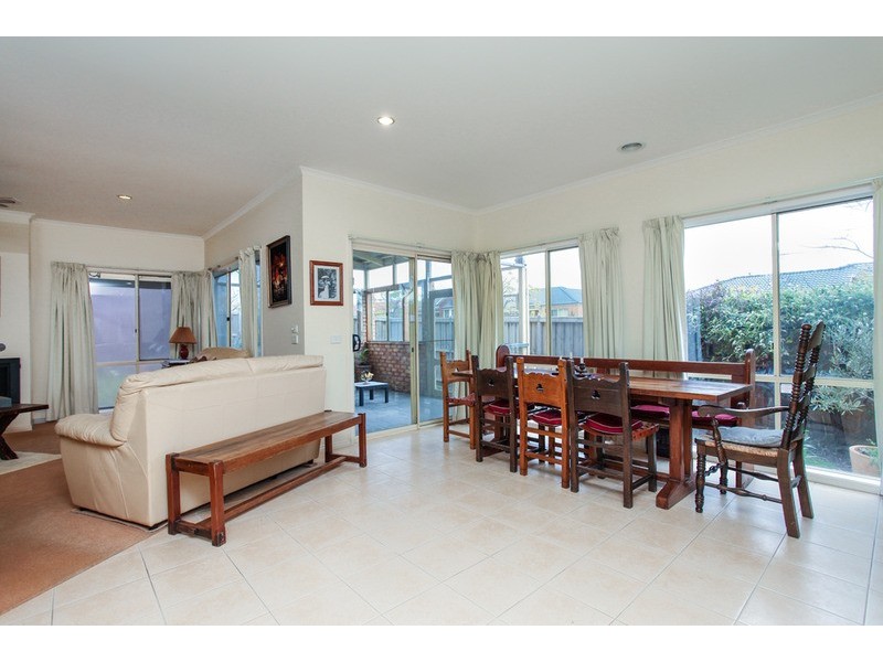 27 Rose Grange Boulevard, Tarneit VIC 3029