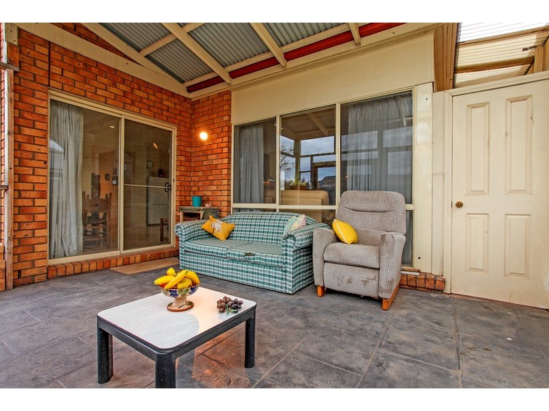 27 Rose Grange Boulevard, Tarneit VIC 3029