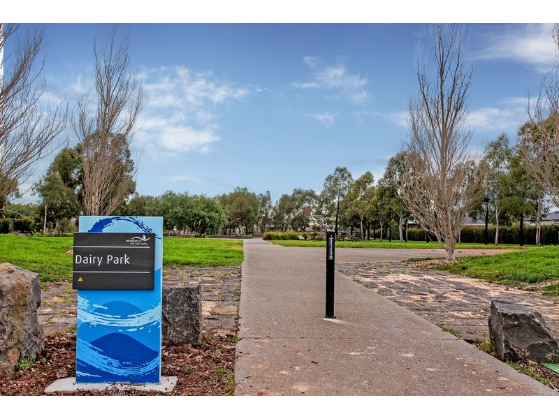 27 Rose Grange Boulevard, Tarneit VIC 3029