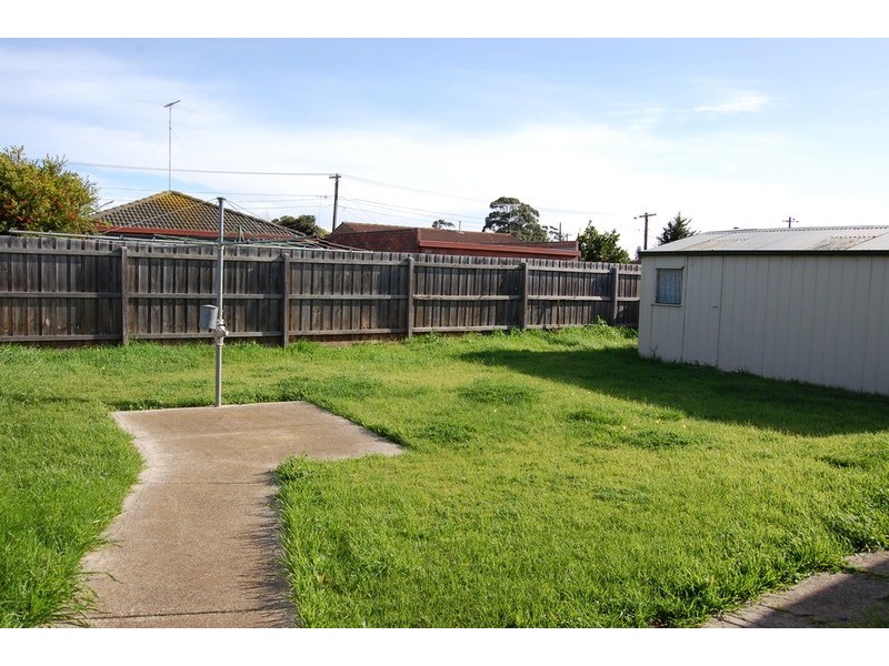 8 Milton Drive, Wyndham Vale VIC 3024