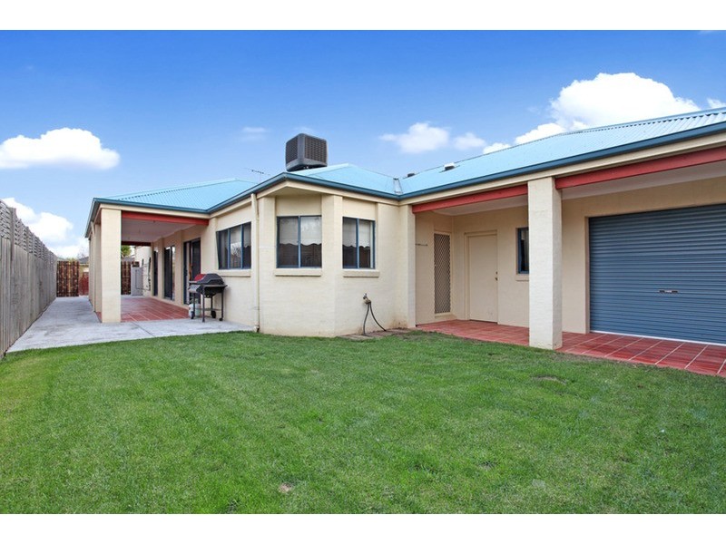 22 Diamond Drive, Werribee VIC 3030
