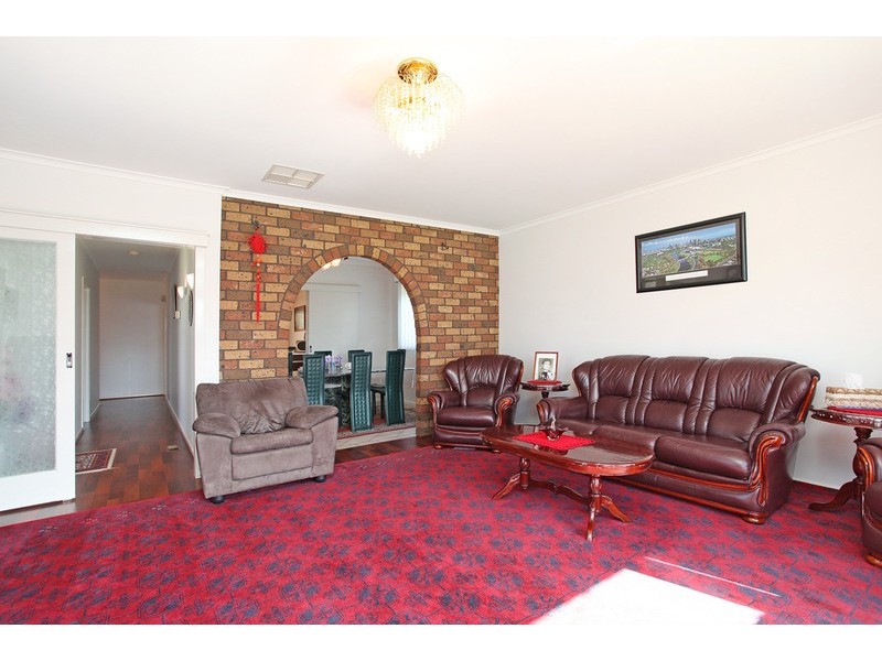 16 Baggott Drive, Hoppers Crossing VIC 3029