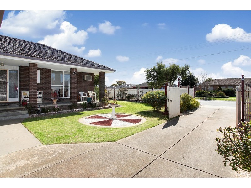 16 Baggott Drive, Hoppers Crossing VIC 3029
