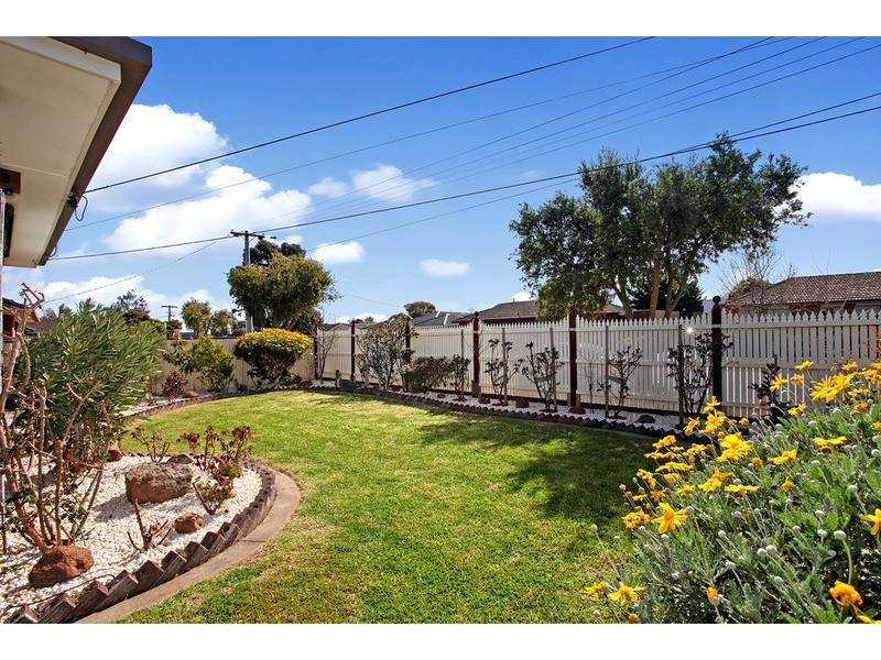 16 Baggott Drive, Hoppers Crossing VIC 3029