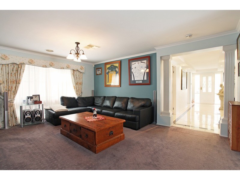 2 Mirage Walk, Point Cook VIC 3030