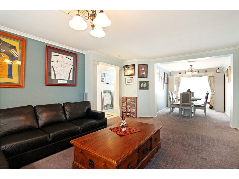 2 Mirage Walk, Point Cook VIC 3030