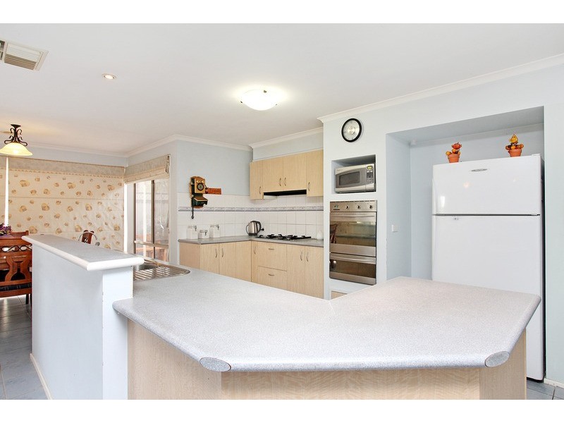 2 Mirage Walk, Point Cook VIC 3030