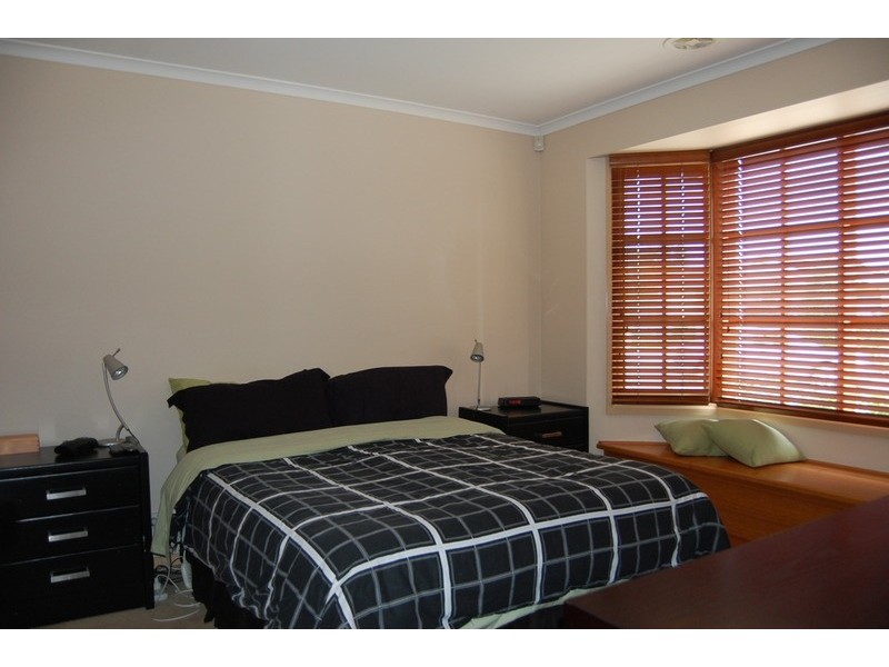 25 Golden Ash Grove, Hoppers Crossing VIC 3029