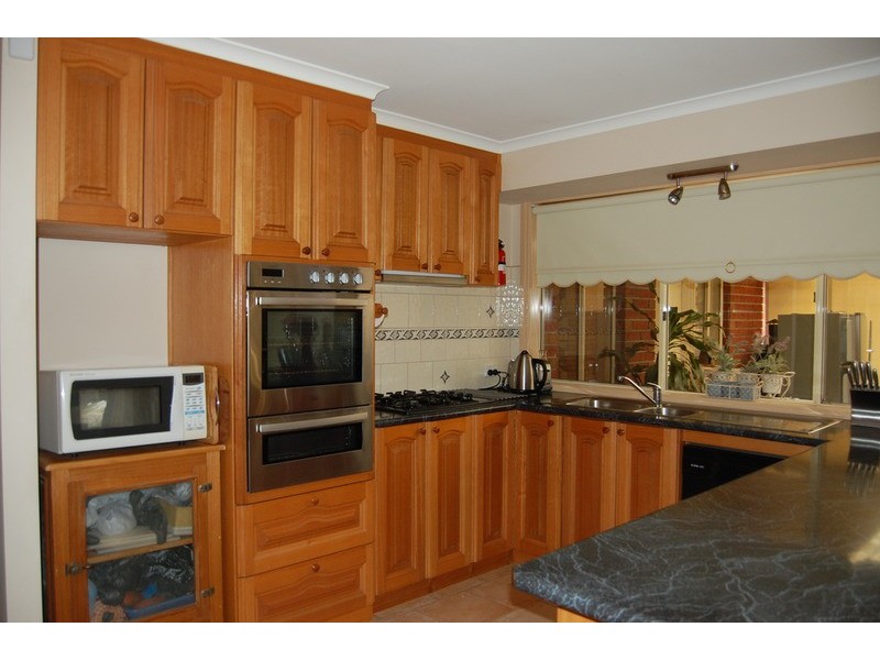 25 Golden Ash Grove, Hoppers Crossing VIC 3029