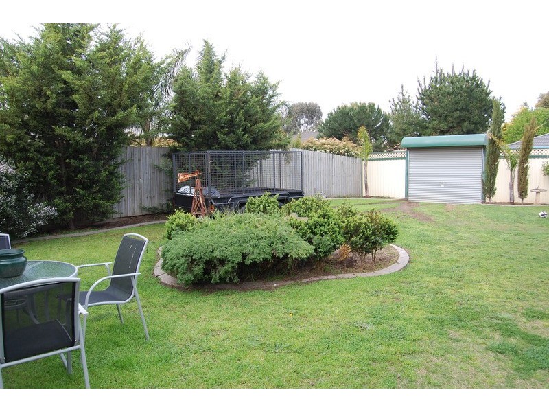 25 Golden Ash Grove, Hoppers Crossing VIC 3029