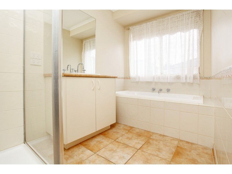 6 Tahara Court, Werribee VIC 3030