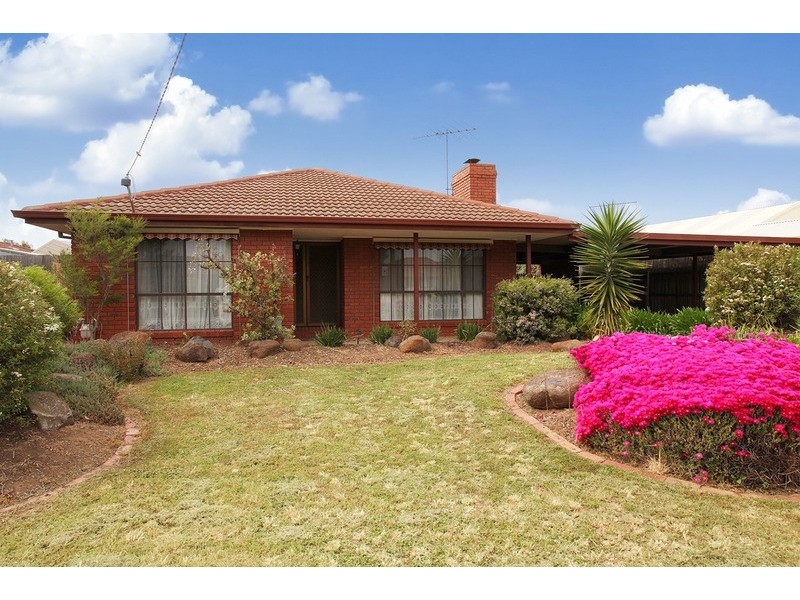 12 Buckingham Drive, Werribee VIC 3030