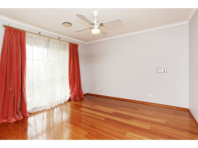 12 Buckingham Drive, Werribee VIC 3030