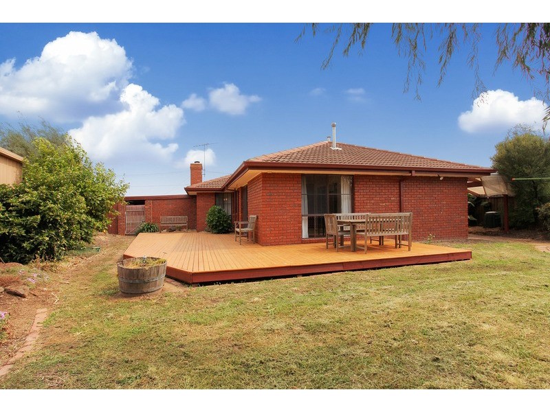 12 Buckingham Drive, Werribee VIC 3030