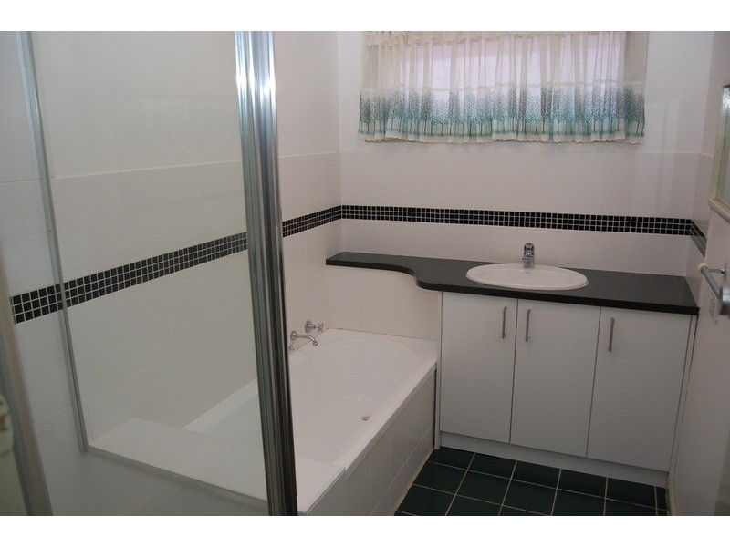 198 Heaths Road, Hoppers Crossing VIC 3029