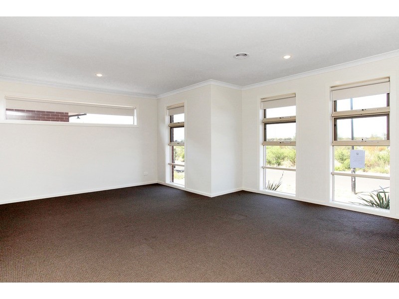 8 Geoffrey Terrace, Tarneit VIC 3029