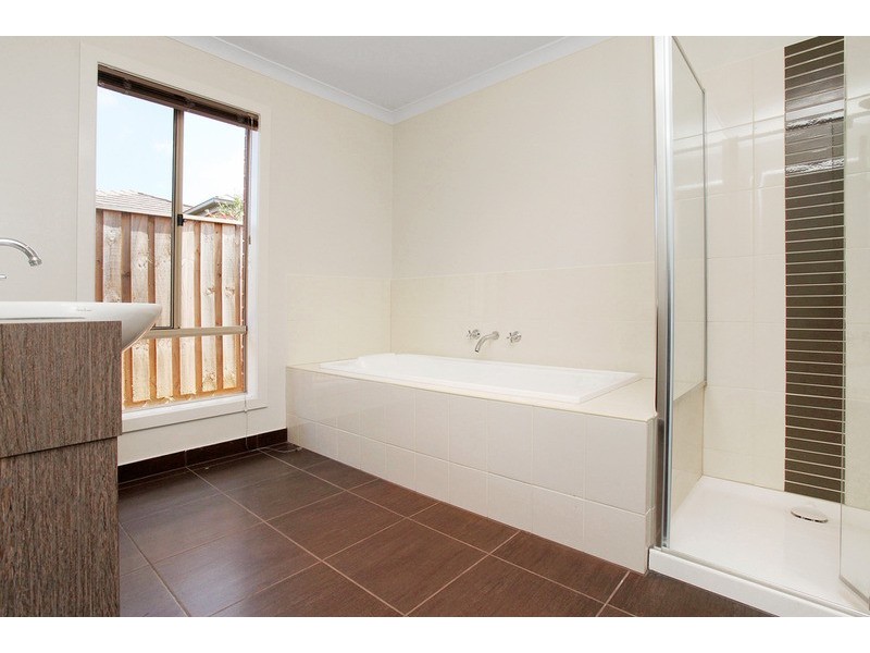 8 Geoffrey Terrace, Tarneit VIC 3029