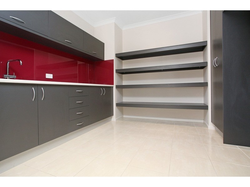 8 Kingsford Drive, Point Cook VIC 3030