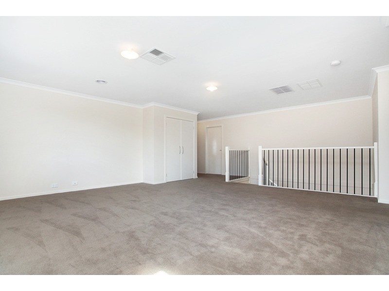 8 Kingsford Drive, Point Cook VIC 3030